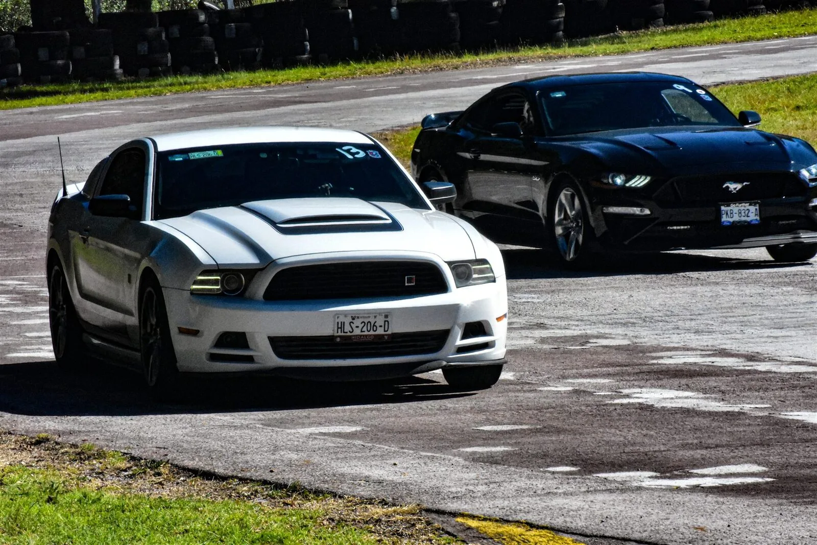 Autódromo 04 — Autódromo · 2023–2024. Fotografía de José Alejandro Armenta, artista del auto y la vida cotidiana en Tlaxcala.