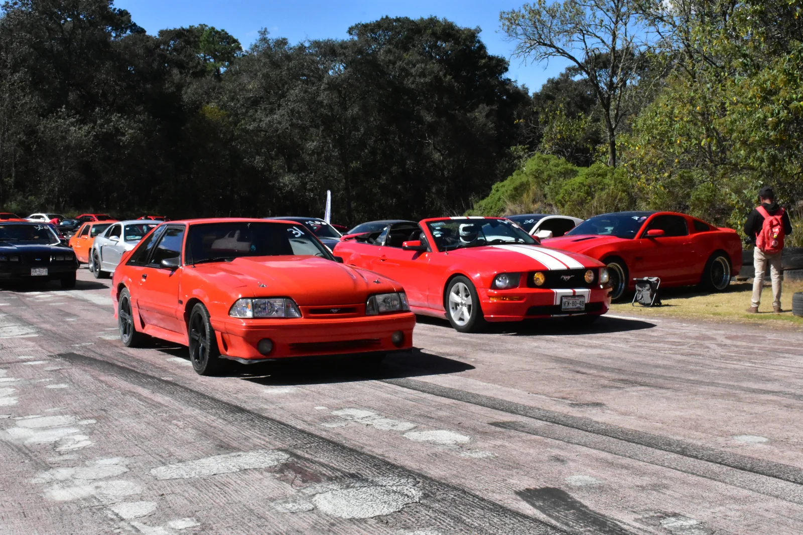 Velocidad en pista 25 — Autódromo · 2023–2024. Fotografía de José Alejandro Armenta, artista del auto y la vida cotidiana en Tlaxcala.