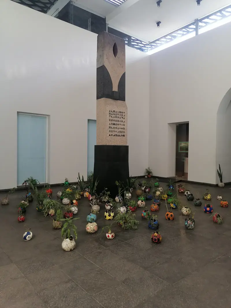 Fuera de Lugar — Instalación de Rodrigo Ímaz — Vista 02